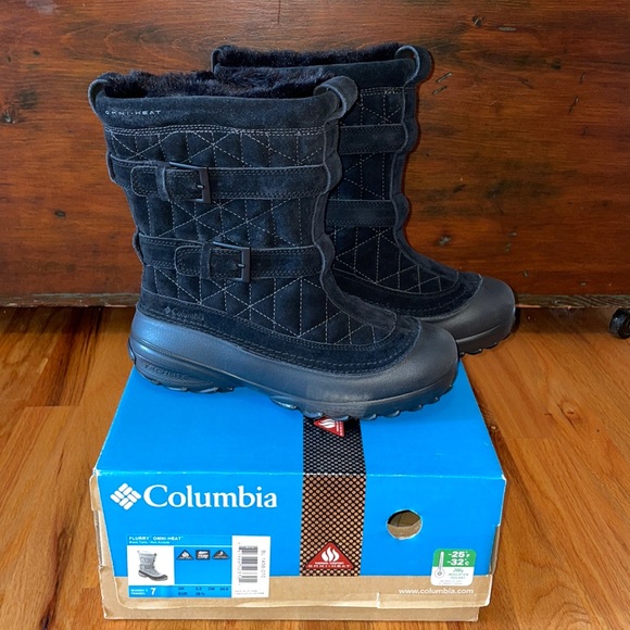Columbia Shoes - 💥HP💥Columbia Flurry Omni-Heat Black Snow Boot Size 7